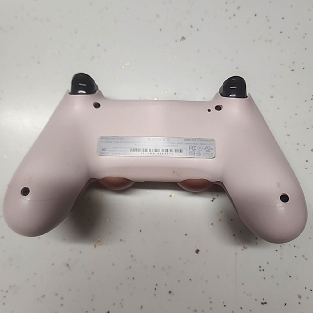 PS4 Dual Shock Controller - Picture 2 of 3